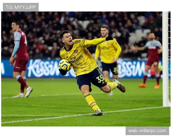 莱奥与马丁内利：同代边锋战术角色及终结效率对比