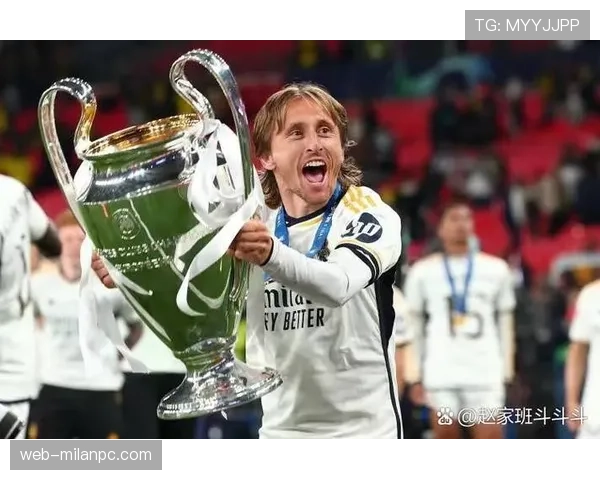 在控球体系下莫德里奇与克罗斯传球分散趋势对立