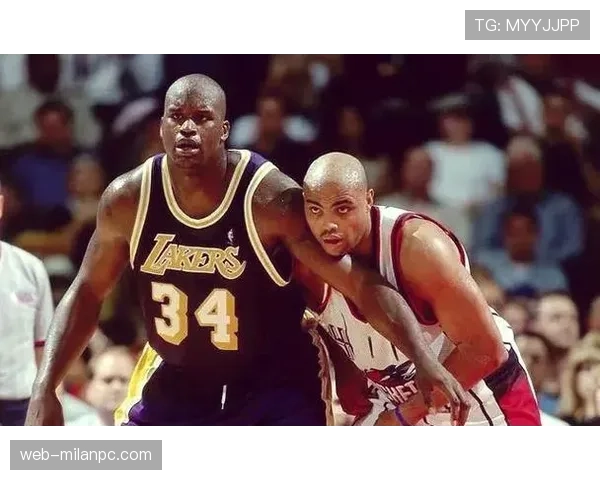 查尔斯·巴克利篮下强攻优于韦伯，提升球队内线冲击力